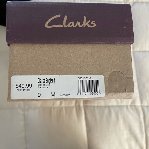 Clarks. NWT. never worn size 9 - Picture 2 of 4